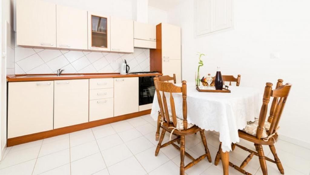 Old Town Budget Apartamento