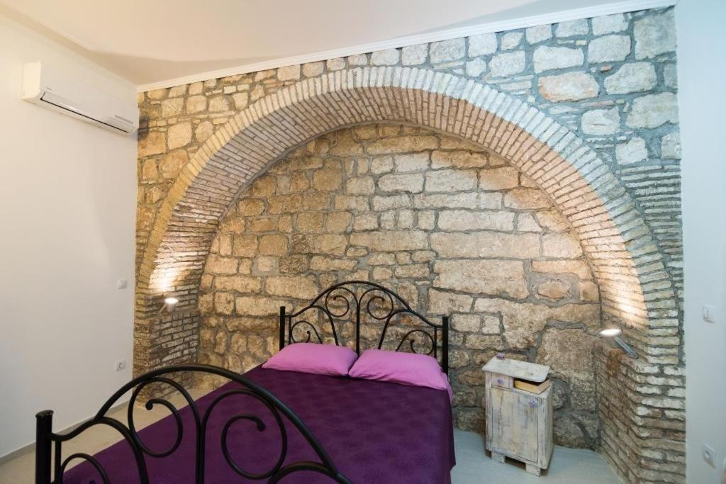 Old Town Budget Apartment *